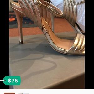 Halston heritage pumps